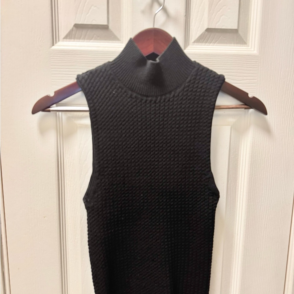 NWOT - Alice + Olivia Classic Black Knit Mock Neck Sleeveless Sweater, Size XS